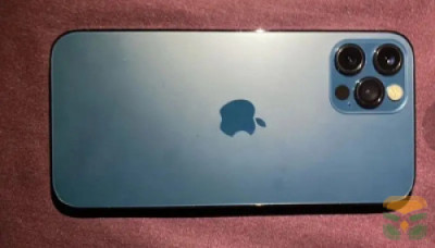 iPhone 12 128GB unlocked, excellent condition