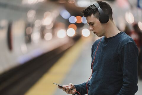Смартфон като нов, със зарядно — Варна