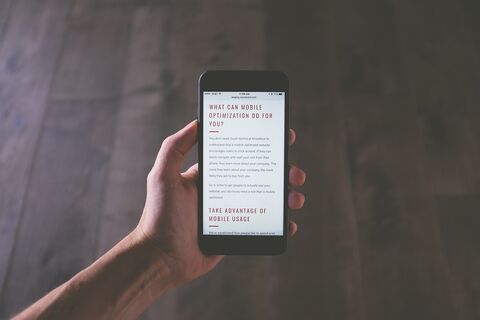 Smartphone wie neu, mit Ladegerät — Berlin