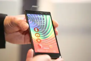 Foldable Phone, Douala