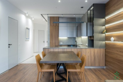 Wooden dining table seats 6, solid oak