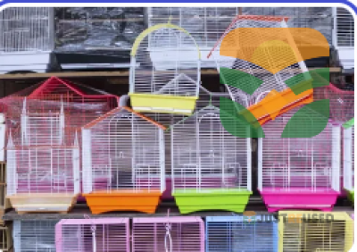 "Compact Foldable Cage for Traveling Birds"
