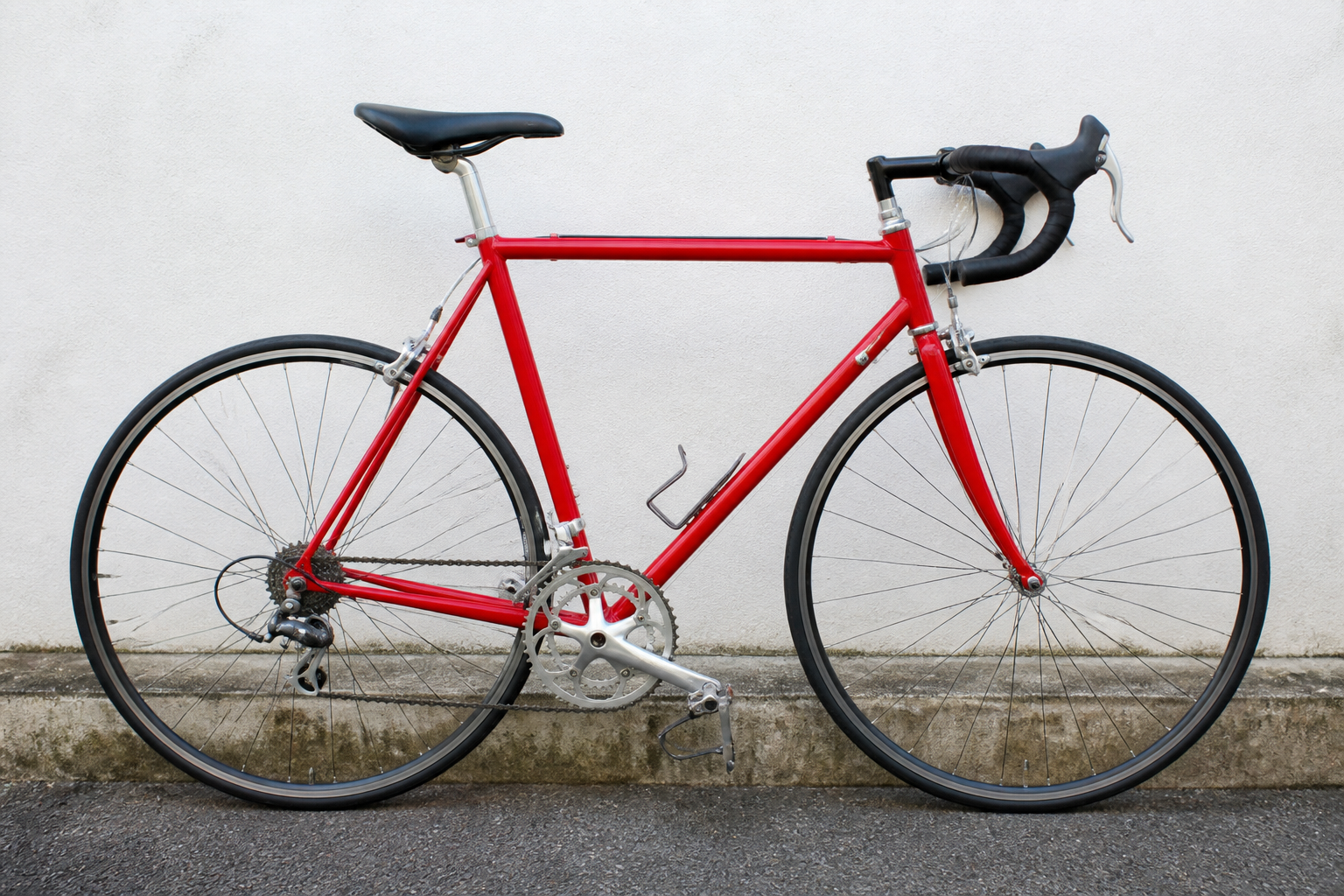 Rotes Rennrad — gut erhalten