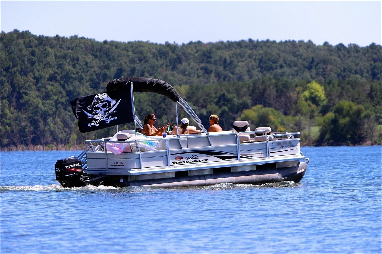 Motor Boat, Copenhagen - thumbnail 3