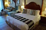Coffee Table، Algiers - thumbnail 3