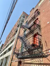 Warehouse with roller door, Miami - thumbnail 2