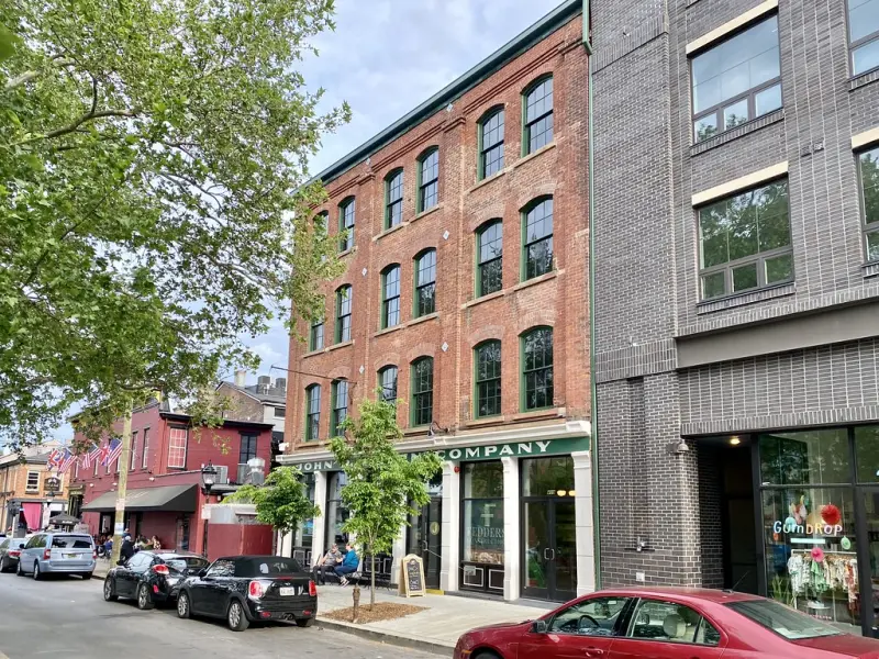 Clear span warehouse