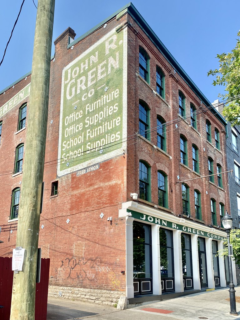 Warehouse with roller door, Toronto - photo 3